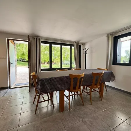 Διαμέρισμα T4 Avec Jardin - Enveitg